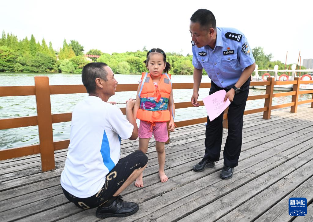 江南体育官网江苏泰州：建设“青少年防溺水救助站” 全力守“未”平安(图3)